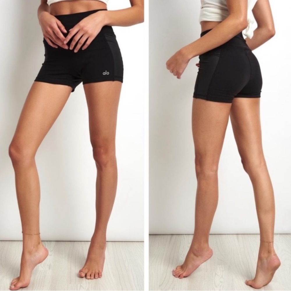 ALO Yoga Elevate Shorts- Black/Black Glossy ✨